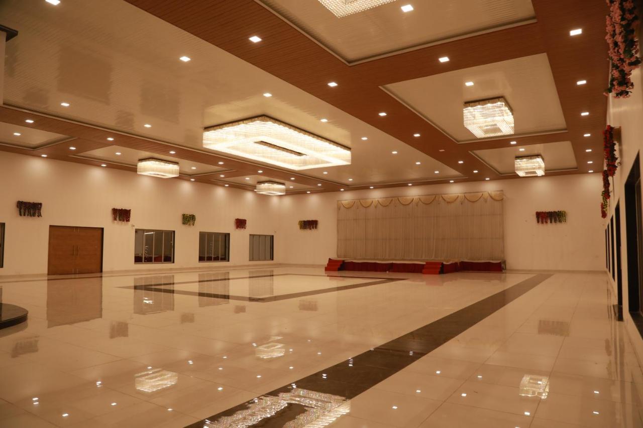 Hotel The Orange Flag, Phulambri Ganori Zewnętrze zdjęcie